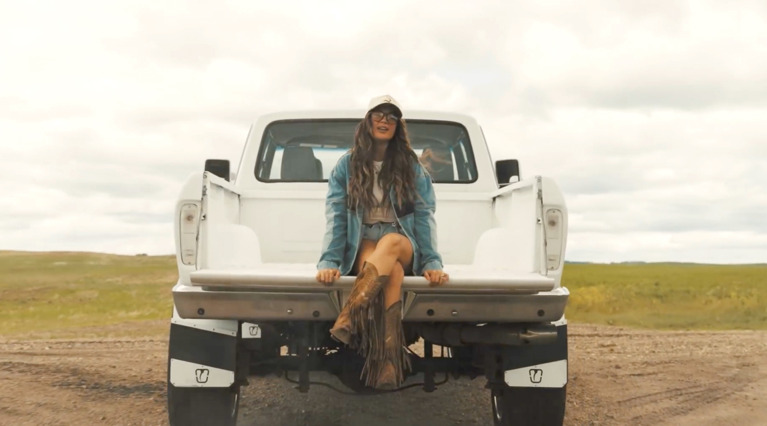 Scenes from Jess Moskaluke’s new music video on YouTube called, ‘I Ain’t Country’. The music video was shot locally around Southeast Saskatchewan, on a farm at Langenburg and at the World-Spectator office in Moosomin.